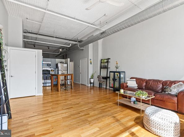 2200 Arch Street 409, Philadelphia PA 19103