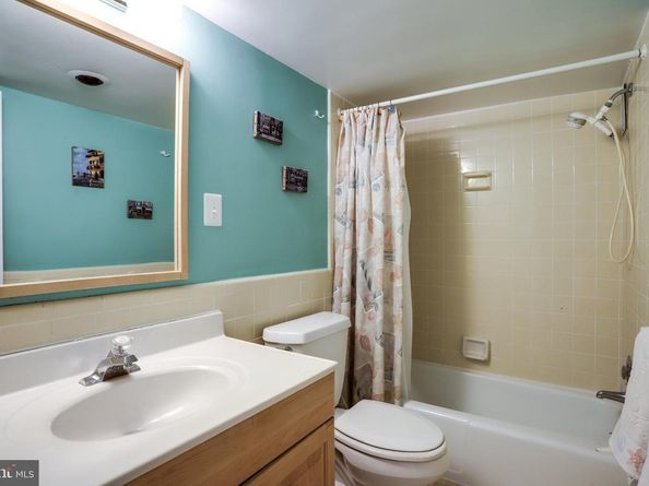 5101 River Road 811, Bethesda MD 20816