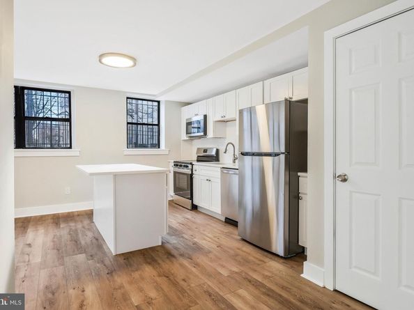 212 Oakwood Street SE B5, Washington DC 20032