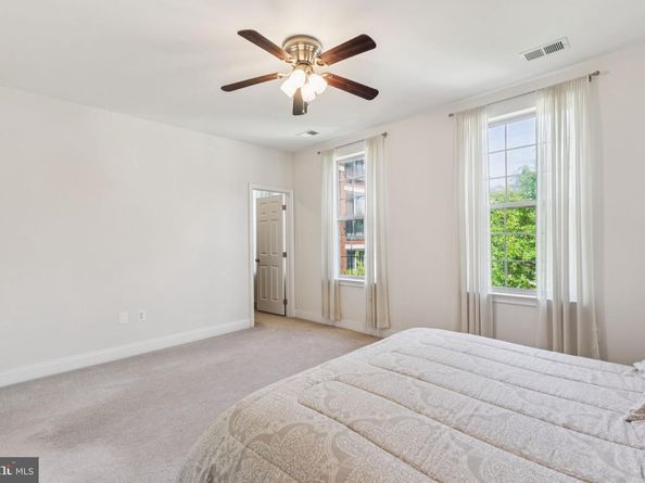 105 Commodore Court, Philadelphia PA 19146