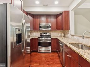 105 Commodore Court, Philadelphia PA 19146