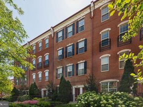 105 Commodore Court, Philadelphia PA 19146