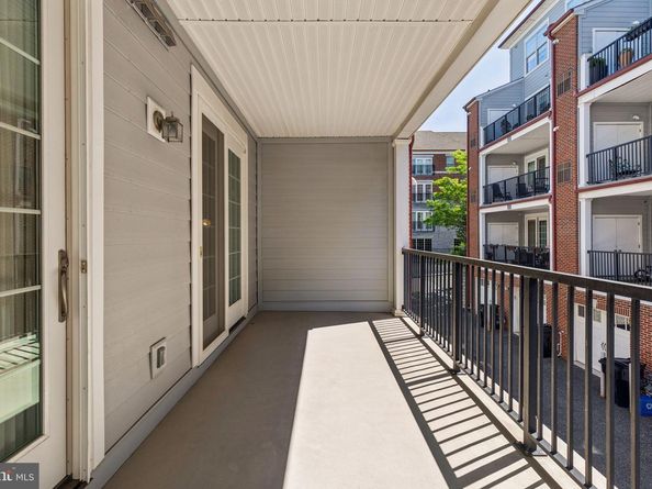 105 Commodore Court, Philadelphia PA 19146