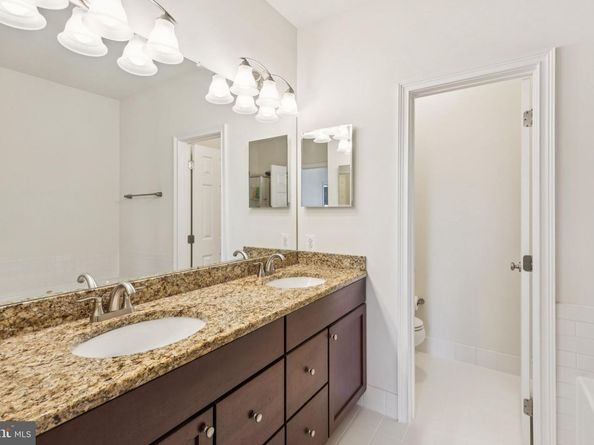 105 Commodore Court, Philadelphia PA 19146