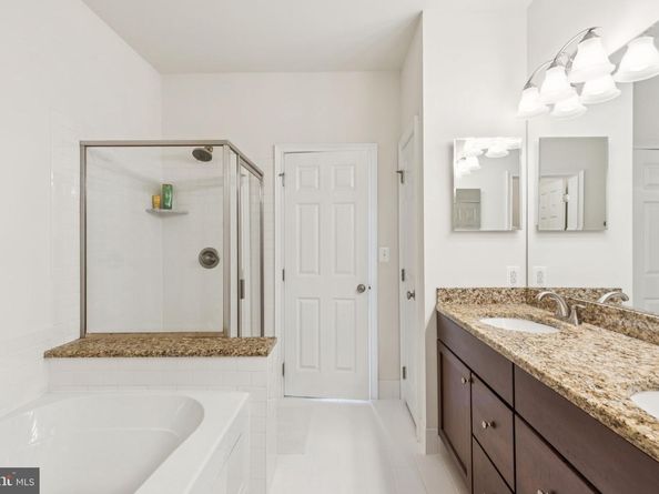 105 Commodore Court, Philadelphia PA 19146