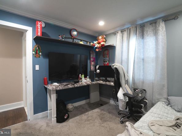 1114 S Dickenson Avenue, Sterling VA 20164