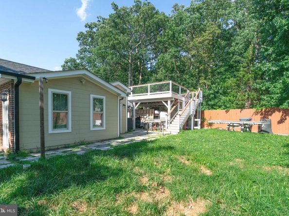 1114 S Dickenson Avenue, Sterling VA 20164