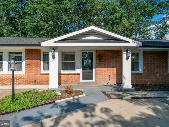 1114 S Dickenson Avenue, Sterling VA 20164