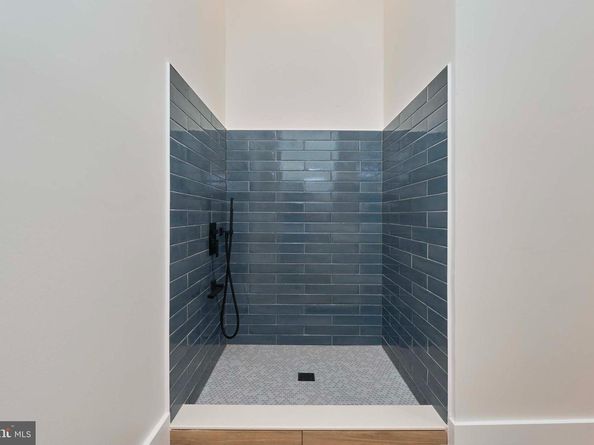 517 Walker Street SW, Vienna VA 22180