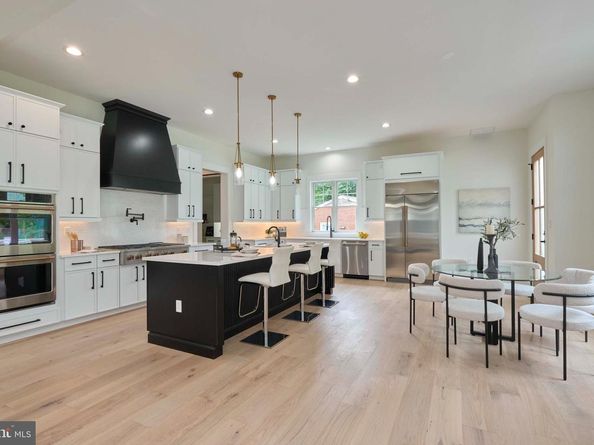 517 Walker Street SW, Vienna VA 22180