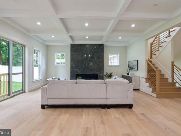 517 Walker Street SW, Vienna VA 22180