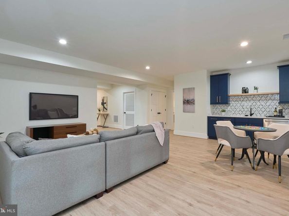 517 Walker Street SW, Vienna VA 22180