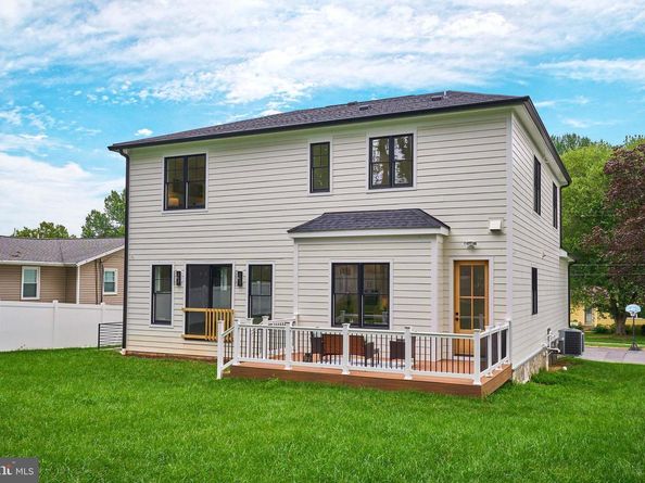 517 Walker Street SW, Vienna VA 22180
