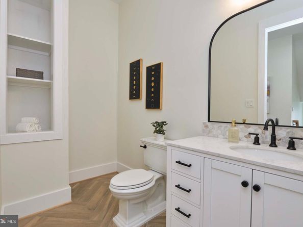 517 Walker Street SW, Vienna VA 22180