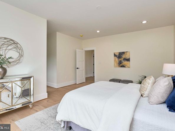 517 Walker Street SW, Vienna VA 22180