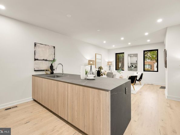 2647 41st Street NW 2, Washington DC 20007