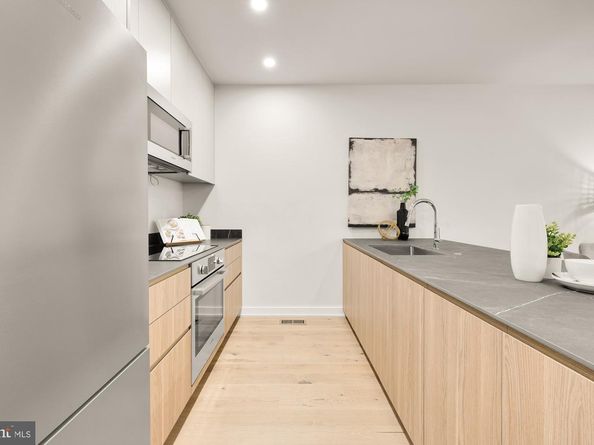 2647 41st Street NW 2, Washington DC 20007