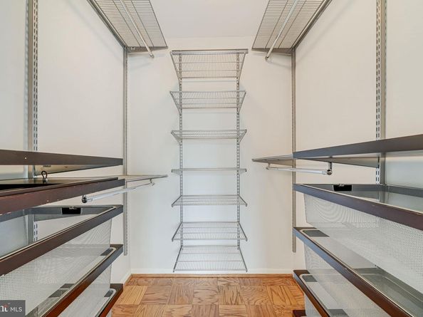 4390 Lorcom Lane 810, Arlington VA 22207