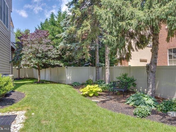 18 S Roberts Road, Bryn Mawr PA 19010