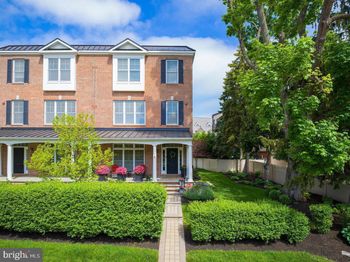 18 S Roberts Road