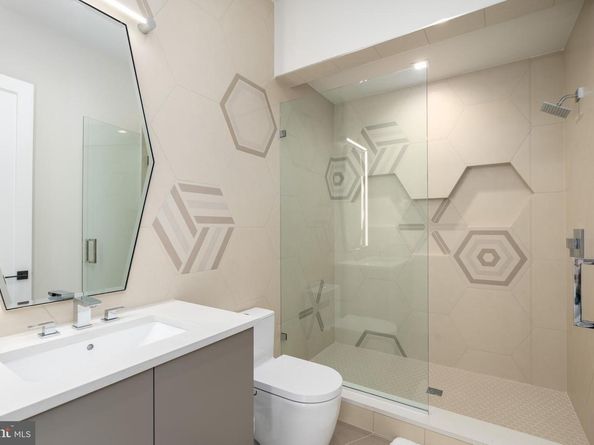 1020 Langley Hill Drive, Mclean VA 22101