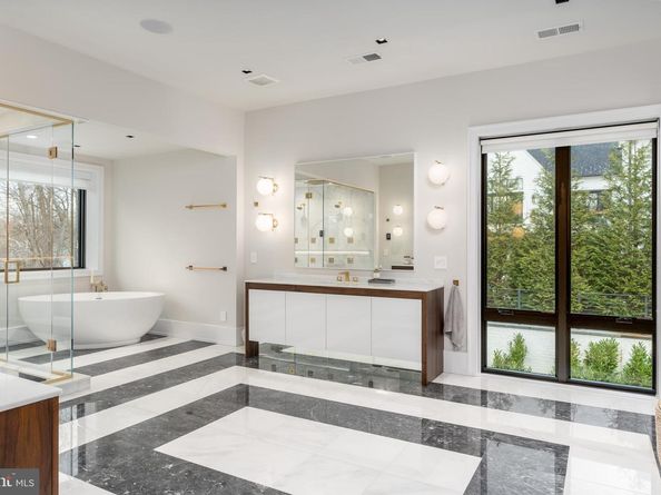 1020 Langley Hill Drive, Mclean VA 22101