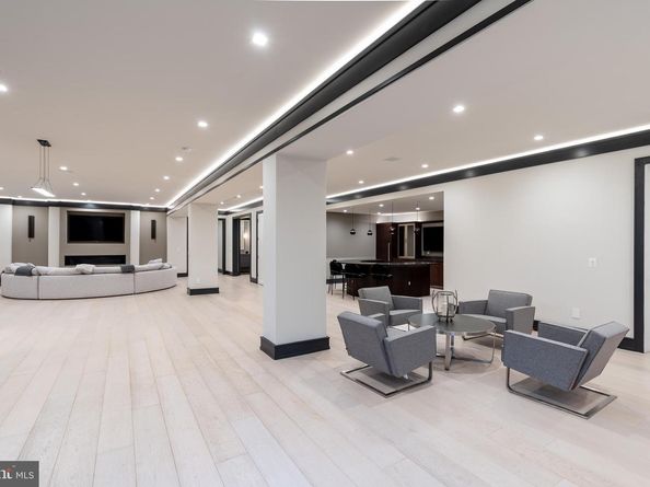 1020 Langley Hill Drive, Mclean VA 22101