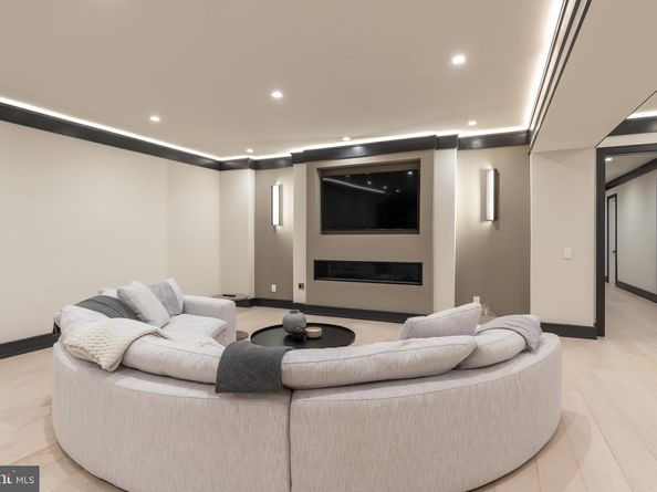 1020 Langley Hill Drive, Mclean VA 22101