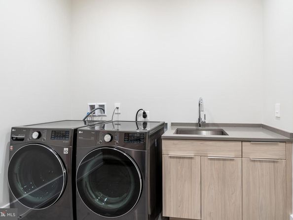 1020 Langley Hill Drive, Mclean VA 22101