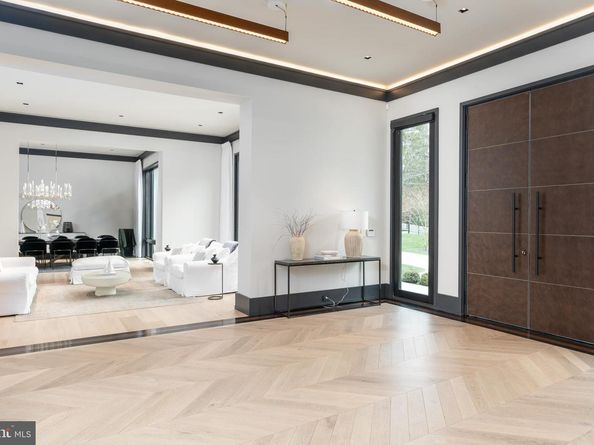 1020 Langley Hill Drive, Mclean VA 22101