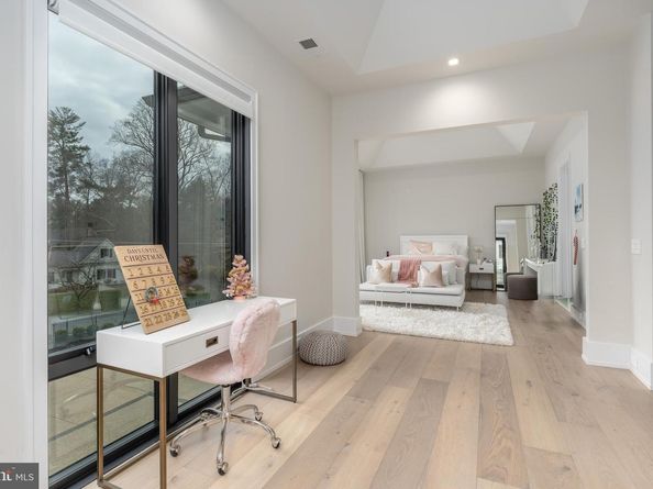 1020 Langley Hill Drive, Mclean VA 22101