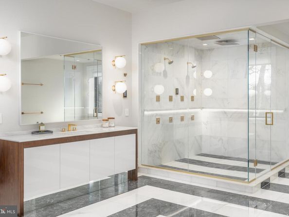 1020 Langley Hill Drive, Mclean VA 22101