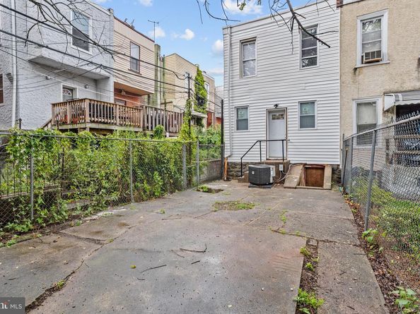 5944 Catharine Street, Philadelphia PA 19143