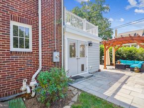 133 N Highland Street N, Arlington VA 22201