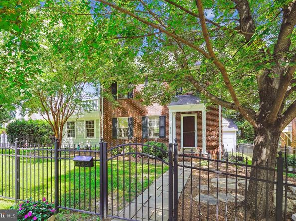 133 N Highland Street N, Arlington VA 22201
