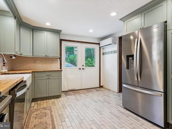 133 N Highland Street N, Arlington VA 22201