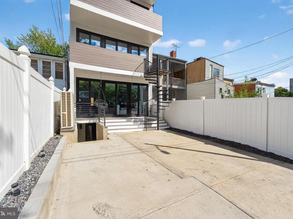1008 4TH Street NE 1, Washington DC 20002