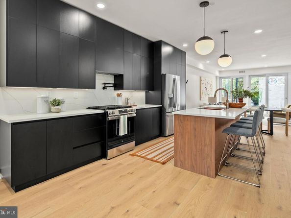 1008 4TH Street NE 1, Washington DC 20002