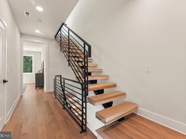 6985 Silverwood Street, Philadelphia PA 19128