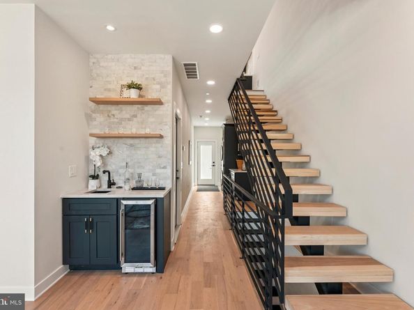 6985 Silverwood Street, Philadelphia PA 19128