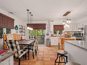 10 Idlewild Manor, Greenwich CT 06830