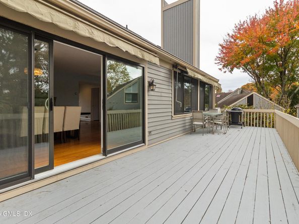 626 W Lyon Farm Drive 626, Greenwich CT 06831