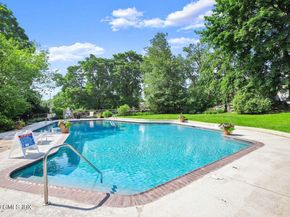 626 W Lyon Farm Drive 626, Greenwich CT 06831