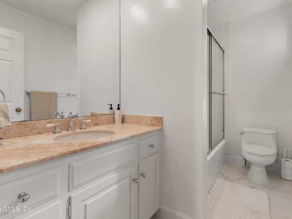 626 W Lyon Farm Drive 626, Greenwich CT 06831