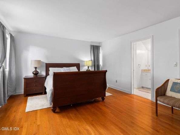 626 W Lyon Farm Drive 626, Greenwich CT 06831