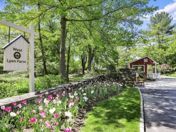 626 W Lyon Farm Drive 626, Greenwich CT 06831