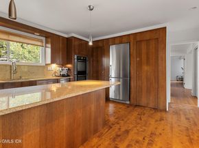 626 W Lyon Farm Drive 626, Greenwich CT 06831