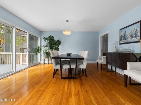 626 W Lyon Farm Drive 626, Greenwich CT 06831