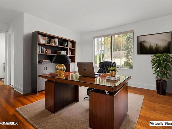 626 W Lyon Farm Drive 626, Greenwich CT 06831