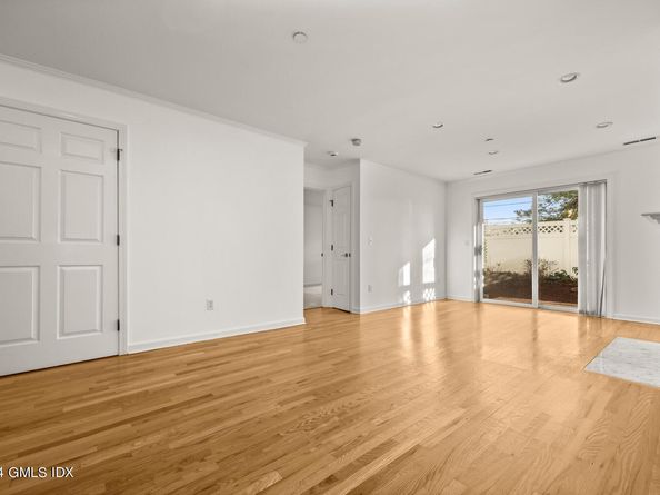 51 Forest Avenue 82, Old Greenwich CT 06870